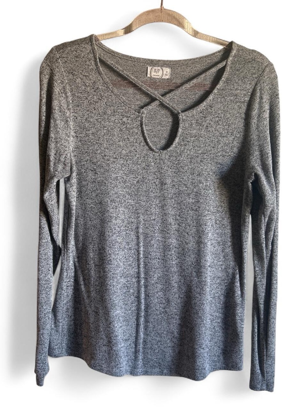 Maurice’s Gray Crisscross Keyhole Long Sleeve Top size M